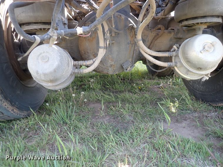 image for item DJ5507 2001 Kenworth W900L  semi truck