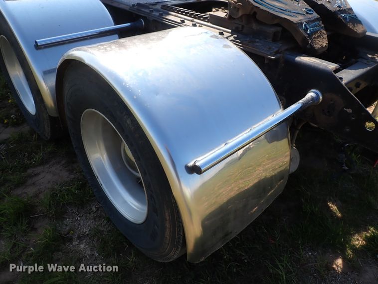 image for item DJ5507 2001 Kenworth W900L  semi truck