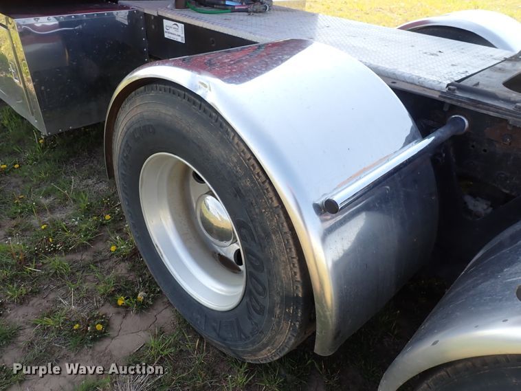 image for item DJ5507 2001 Kenworth W900L  semi truck