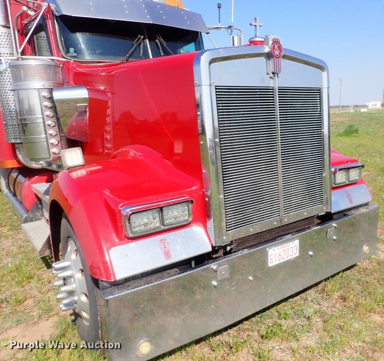 image for item DJ5507 2001 Kenworth W900L  semi truck