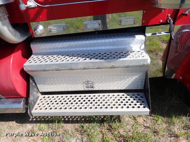 image for item DJ5507 2001 Kenworth W900L  semi truck