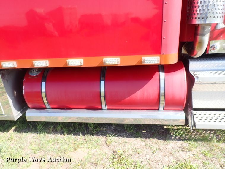 image for item DJ5507 2001 Kenworth W900L  semi truck