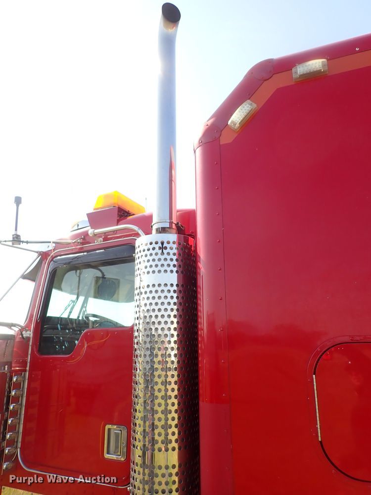 image for item DJ5507 2001 Kenworth W900L  semi truck