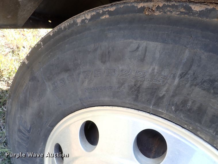 image for item DJ5507 2001 Kenworth W900L  semi truck