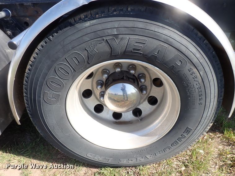 image for item DJ5507 2001 Kenworth W900L  semi truck