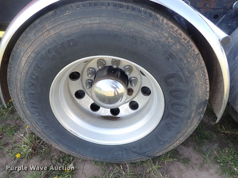 image for item DJ5507 2001 Kenworth W900L  semi truck