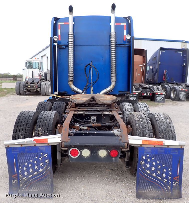 image for item DJ5538 2007 Kenworth T600  semi truck