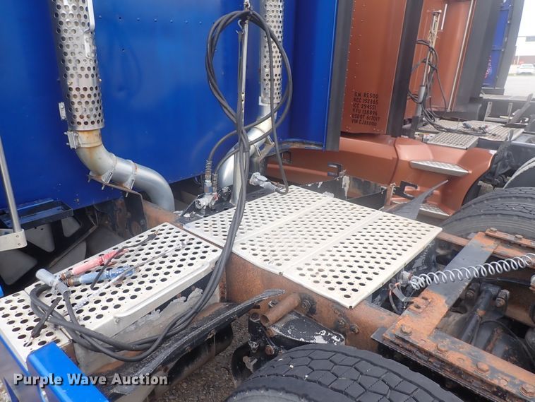 image for item DJ5538 2007 Kenworth T600  semi truck