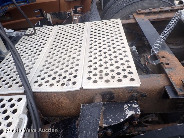 image for item DJ5538 2007 Kenworth T600  semi truck