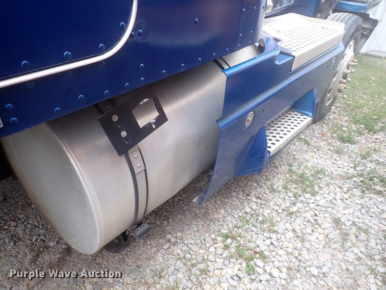 image for item DJ5538 2007 Kenworth T600  semi truck