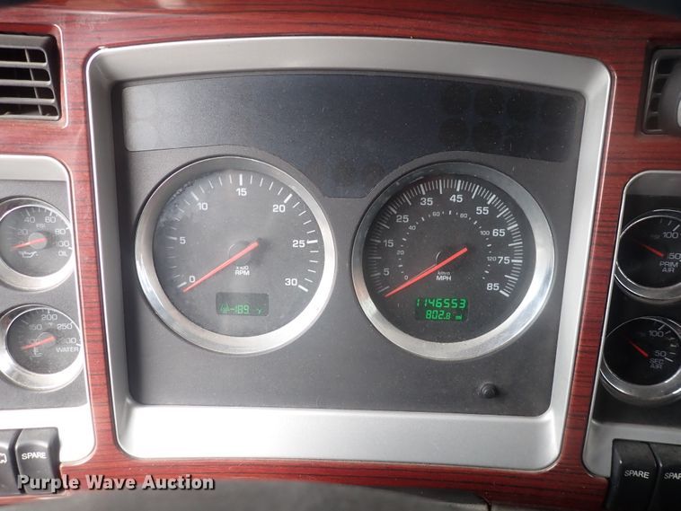 image for item DJ5538 2007 Kenworth T600  semi truck