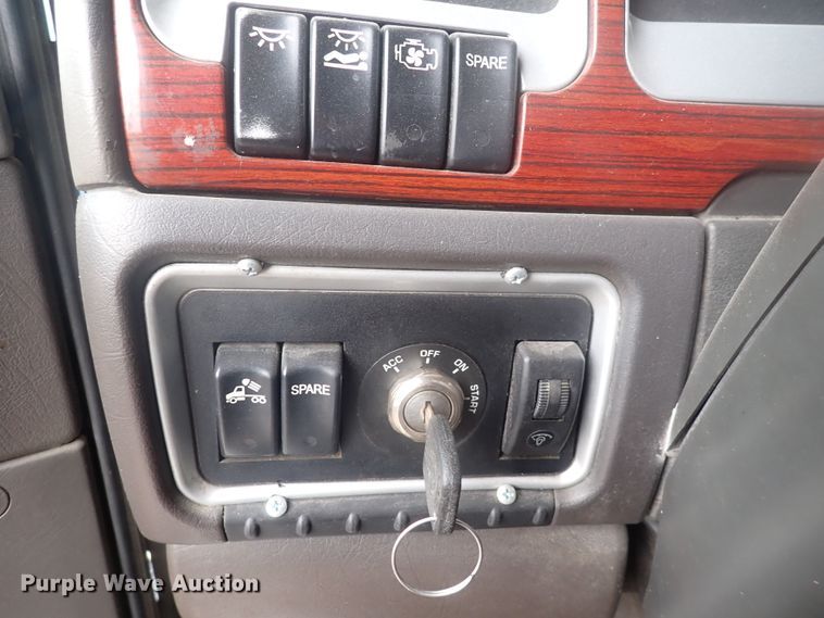 image for item DJ5538 2007 Kenworth T600  semi truck