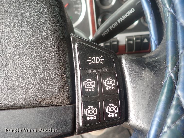 image for item DJ5538 2007 Kenworth T600  semi truck