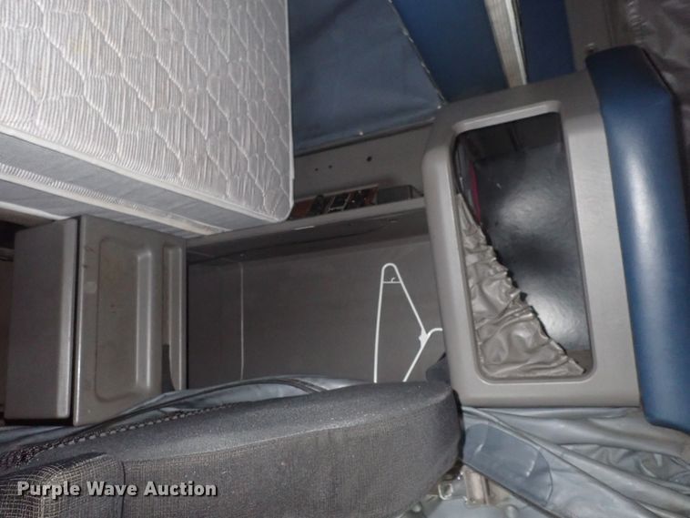 image for item DJ5538 2007 Kenworth T600  semi truck