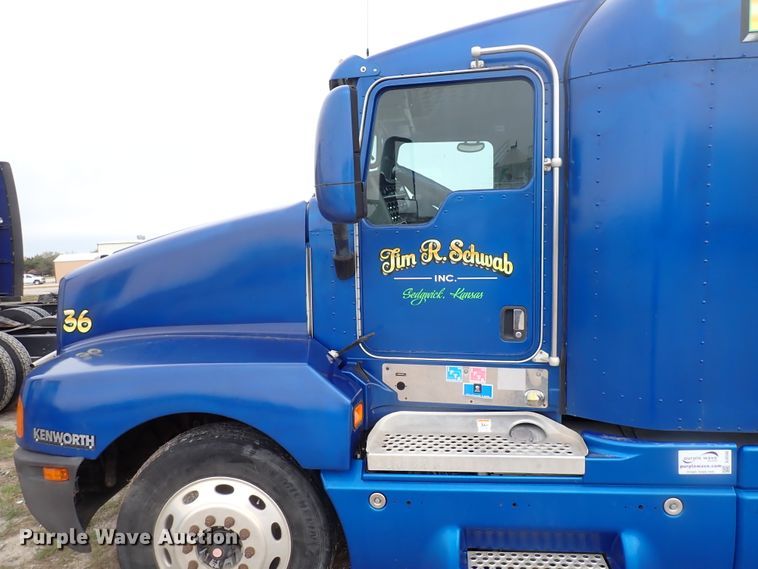 image for item DJ5538 2007 Kenworth T600  semi truck