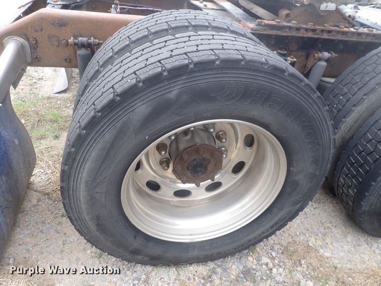 image for item DJ5538 2007 Kenworth T600  semi truck