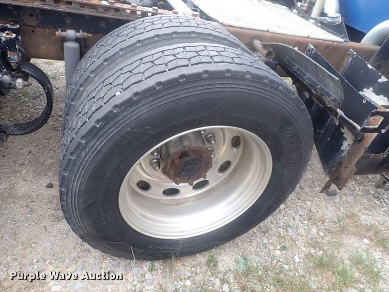 image for item DJ5538 2007 Kenworth T600  semi truck