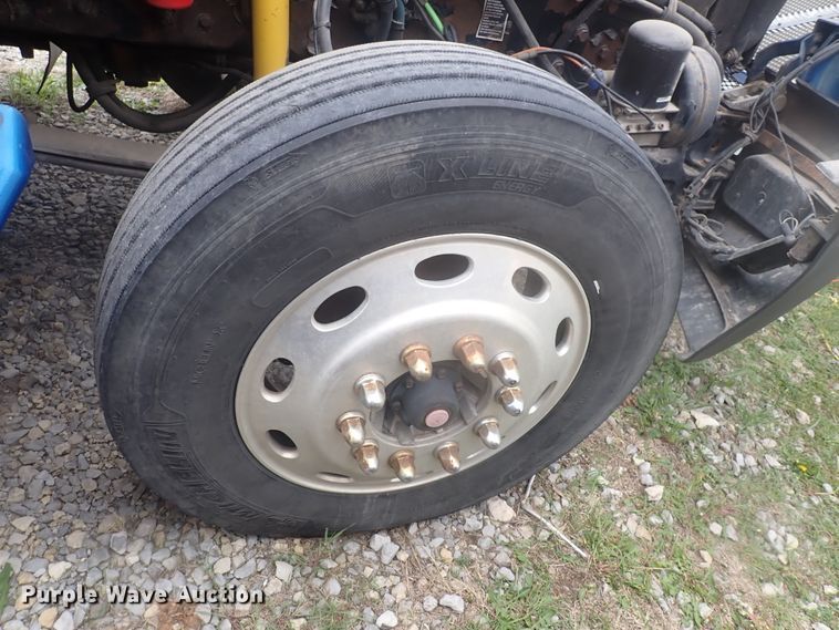 image for item DJ5538 2007 Kenworth T600  semi truck