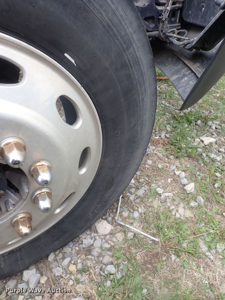 image for item DJ5538 2007 Kenworth T600  semi truck