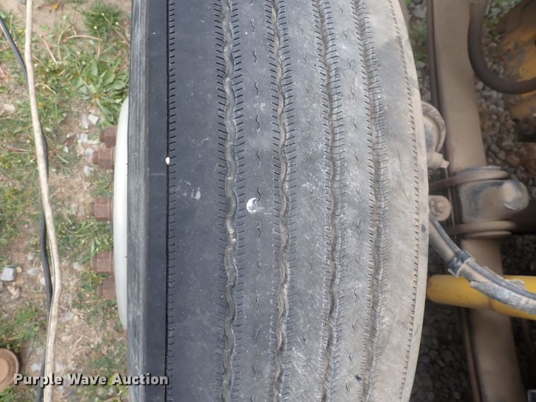 image for item DJ5538 2007 Kenworth T600  semi truck