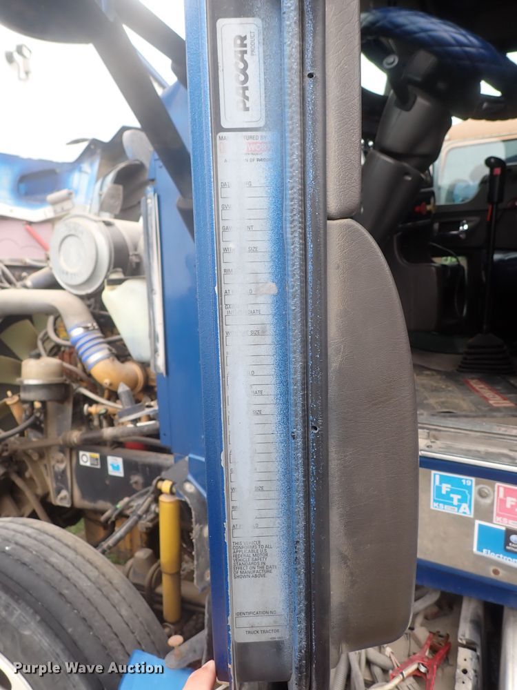 image for item DJ5538 2007 Kenworth T600  semi truck