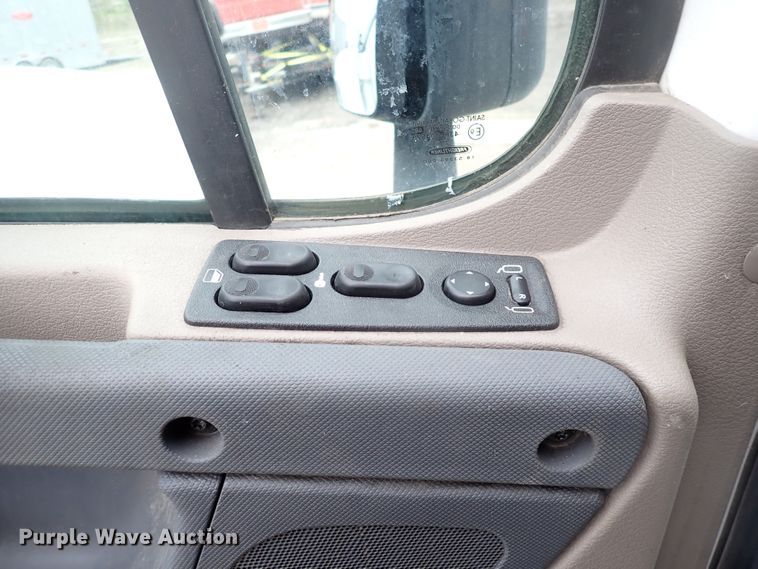 image for item DJ5542 2014 Freightliner Cascadia  semi truck