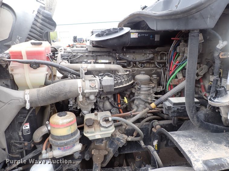 image for item DJ5542 2014 Freightliner Cascadia  semi truck