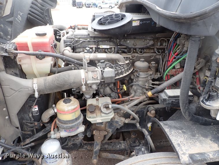 image for item DJ5542 2014 Freightliner Cascadia  semi truck