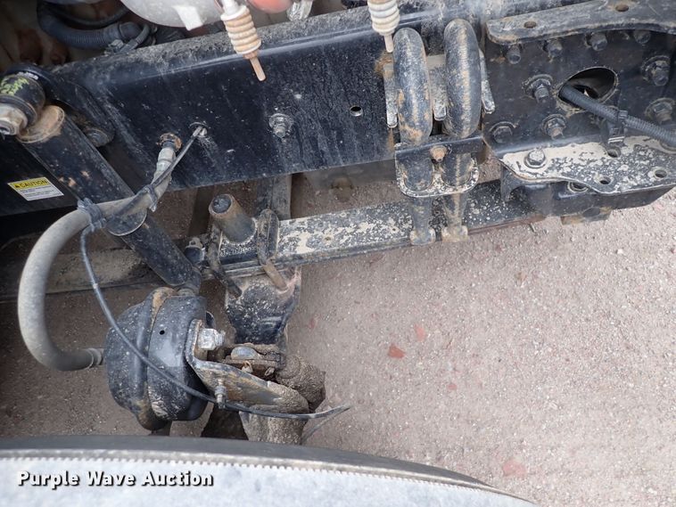 image for item DJ5542 2014 Freightliner Cascadia  semi truck