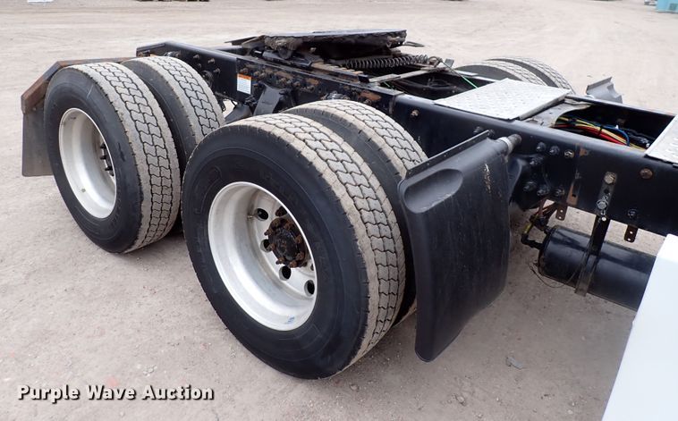 image for item DJ5542 2014 Freightliner Cascadia  semi truck