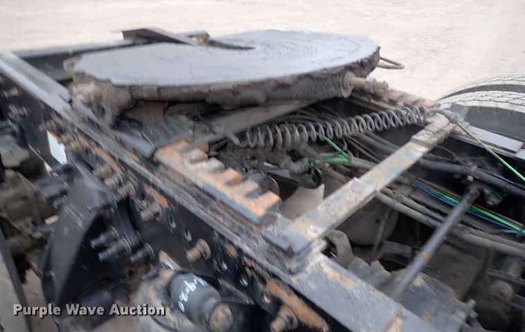 image for item DJ5542 2014 Freightliner Cascadia  semi truck