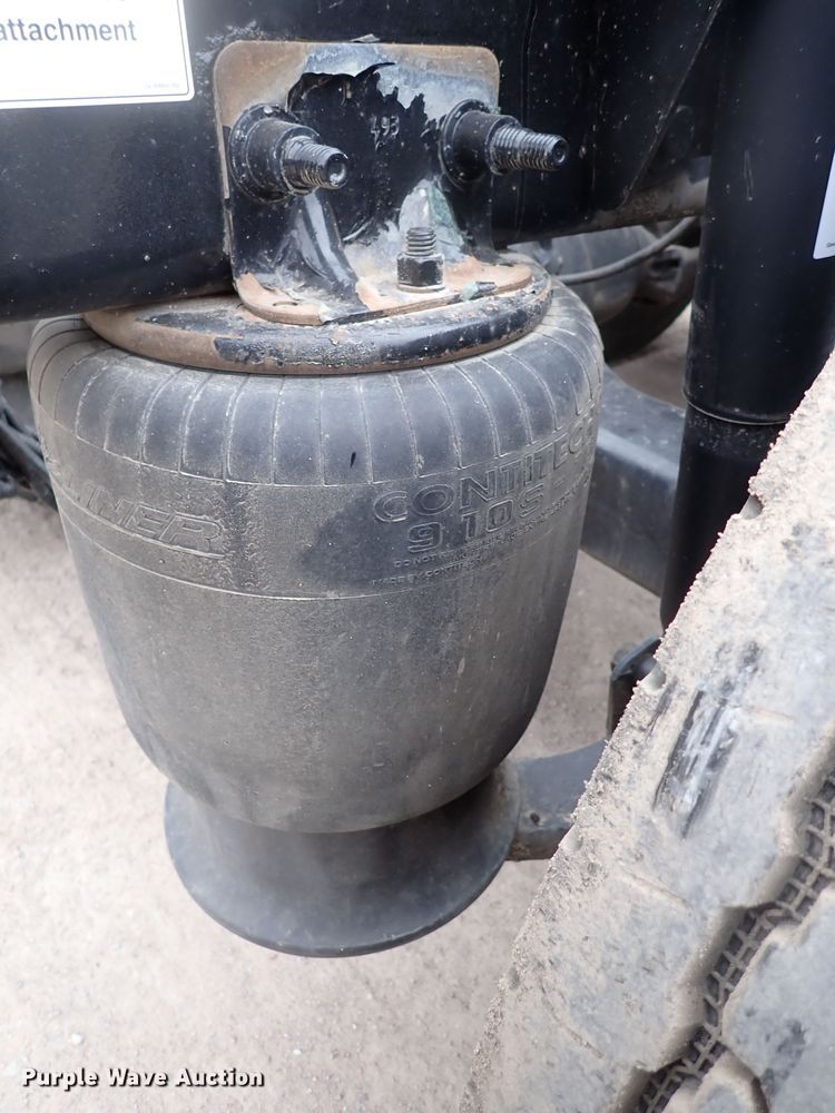 image for item DJ5542 2014 Freightliner Cascadia  semi truck