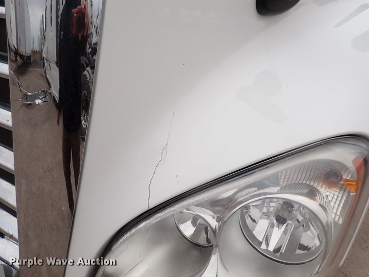 image for item DJ5542 2014 Freightliner Cascadia  semi truck