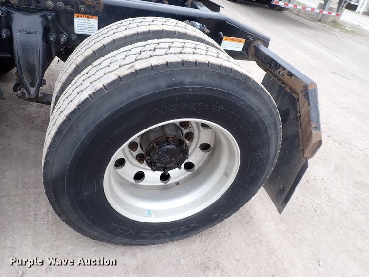 image for item DJ5542 2014 Freightliner Cascadia  semi truck