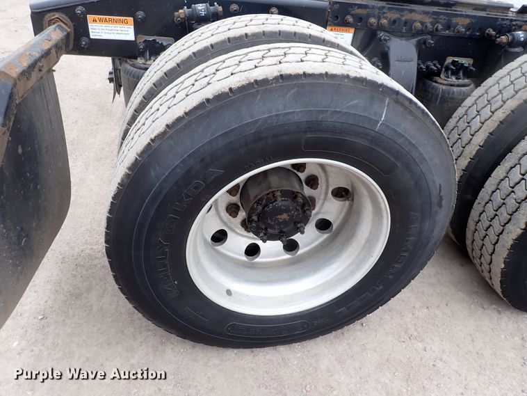 image for item DJ5542 2014 Freightliner Cascadia  semi truck