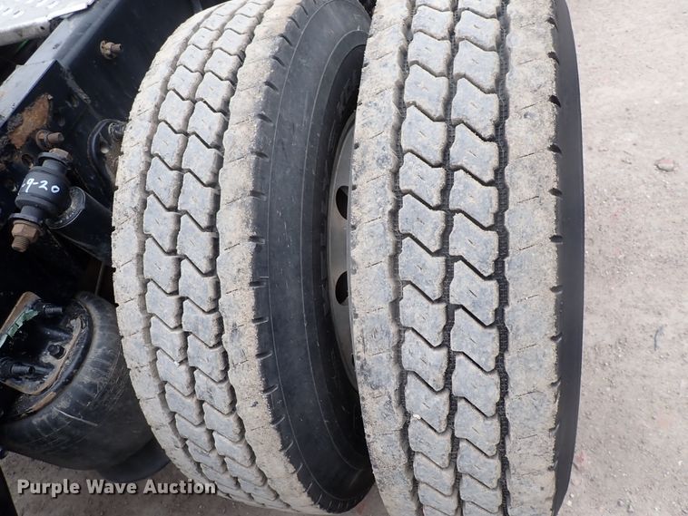 image for item DJ5542 2014 Freightliner Cascadia  semi truck