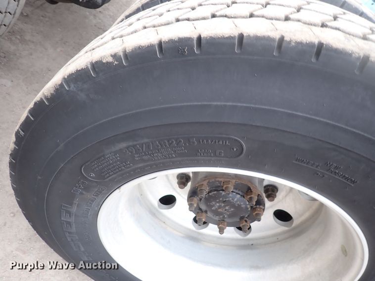 image for item DJ5542 2014 Freightliner Cascadia  semi truck