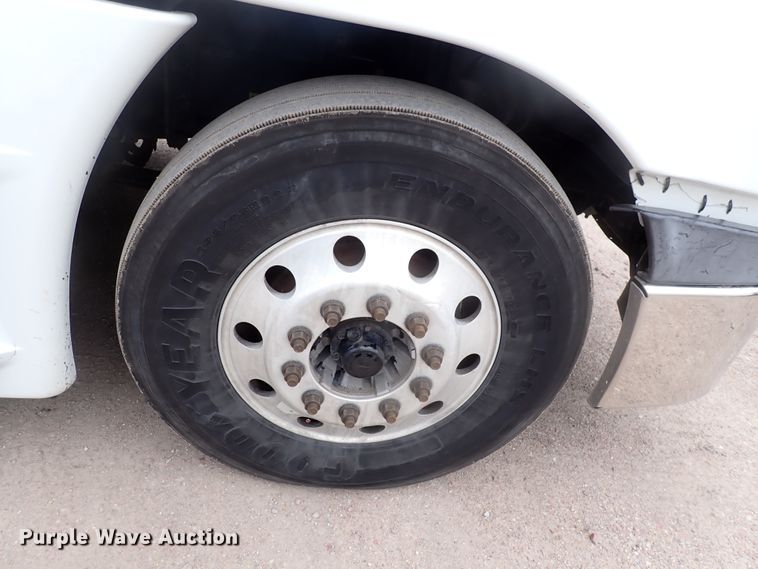 image for item DJ5542 2014 Freightliner Cascadia  semi truck