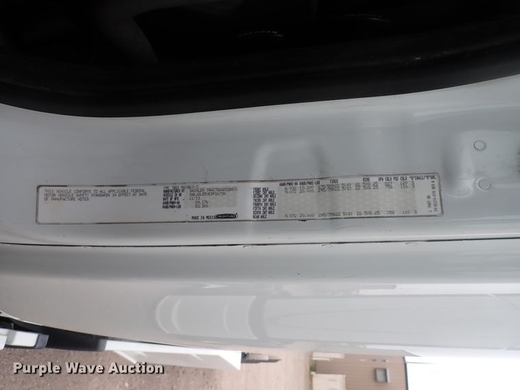 image for item DJ5542 2014 Freightliner Cascadia  semi truck