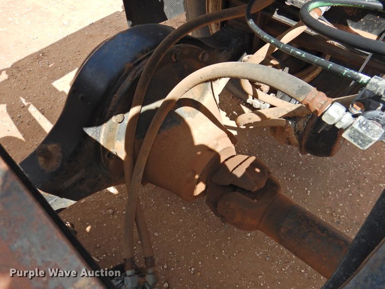 image for item DJ8438 1996 International 4700  semi truck