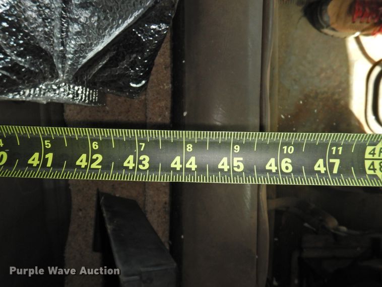 image for item DJ8438 1996 International 4700  semi truck