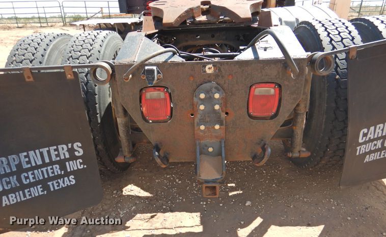 image for item DJ8439 1995 International 9200  semi truck