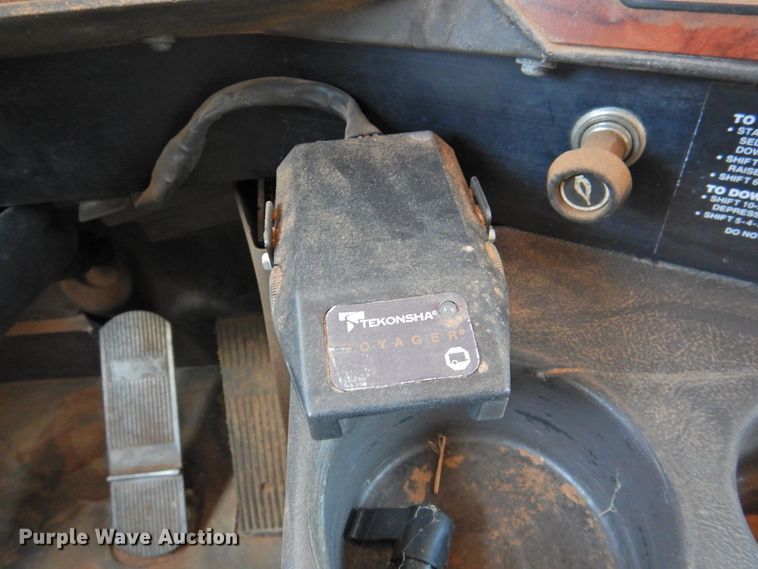 image for item DJ8439 1995 International 9200  semi truck