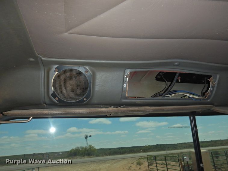 image for item DJ8439 1995 International 9200  semi truck