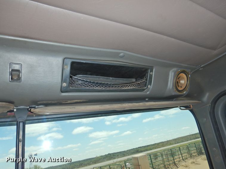 image for item DJ8439 1995 International 9200  semi truck