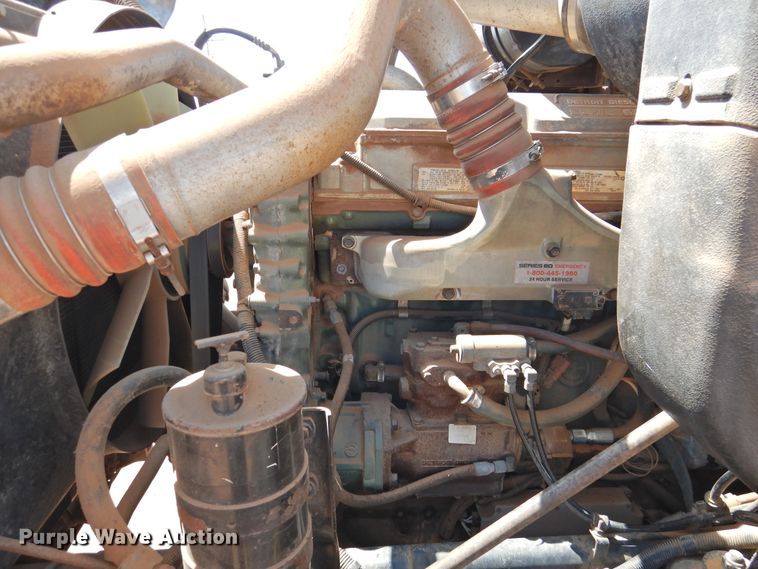 image for item DJ8439 1995 International 9200  semi truck