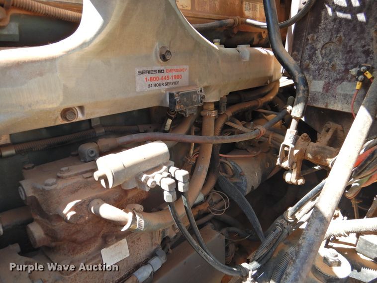 image for item DJ8439 1995 International 9200  semi truck