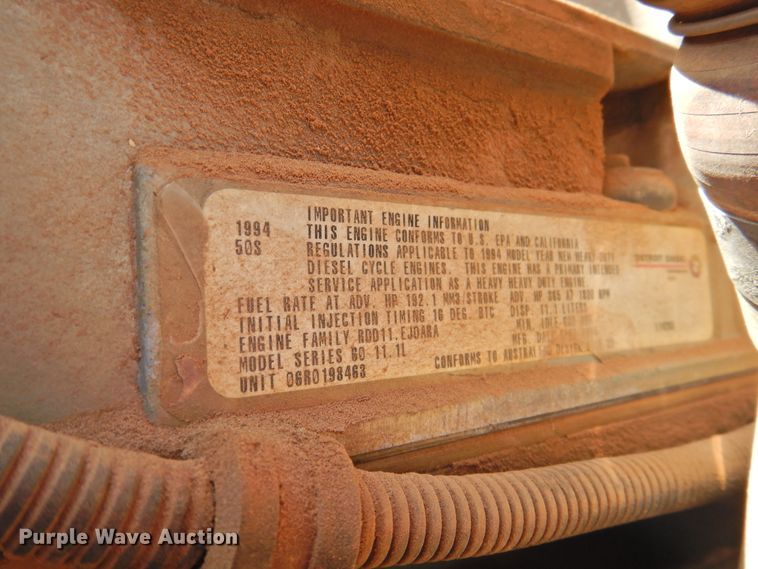 image for item DJ8439 1995 International 9200  semi truck