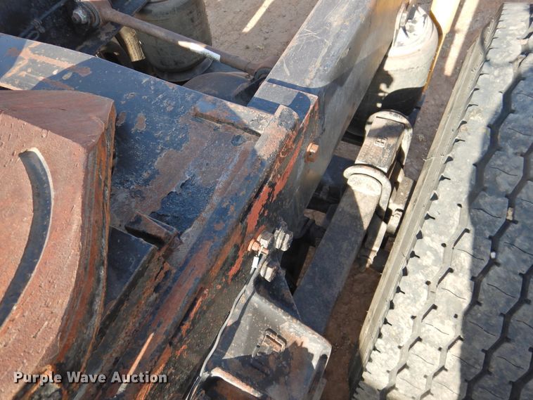 image for item DJ8470 2001 Western Star 4964FX  semi truck