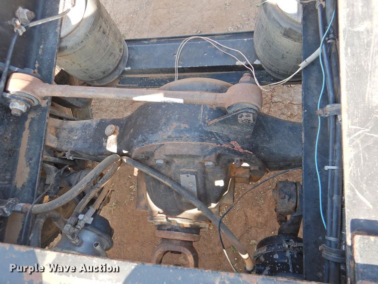 image for item DJ8470 2001 Western Star 4964FX  semi truck